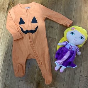 Old Navy 2-Way-Zip Halloween Pumpkin Footed Pajama One Piece Size 0-3 months